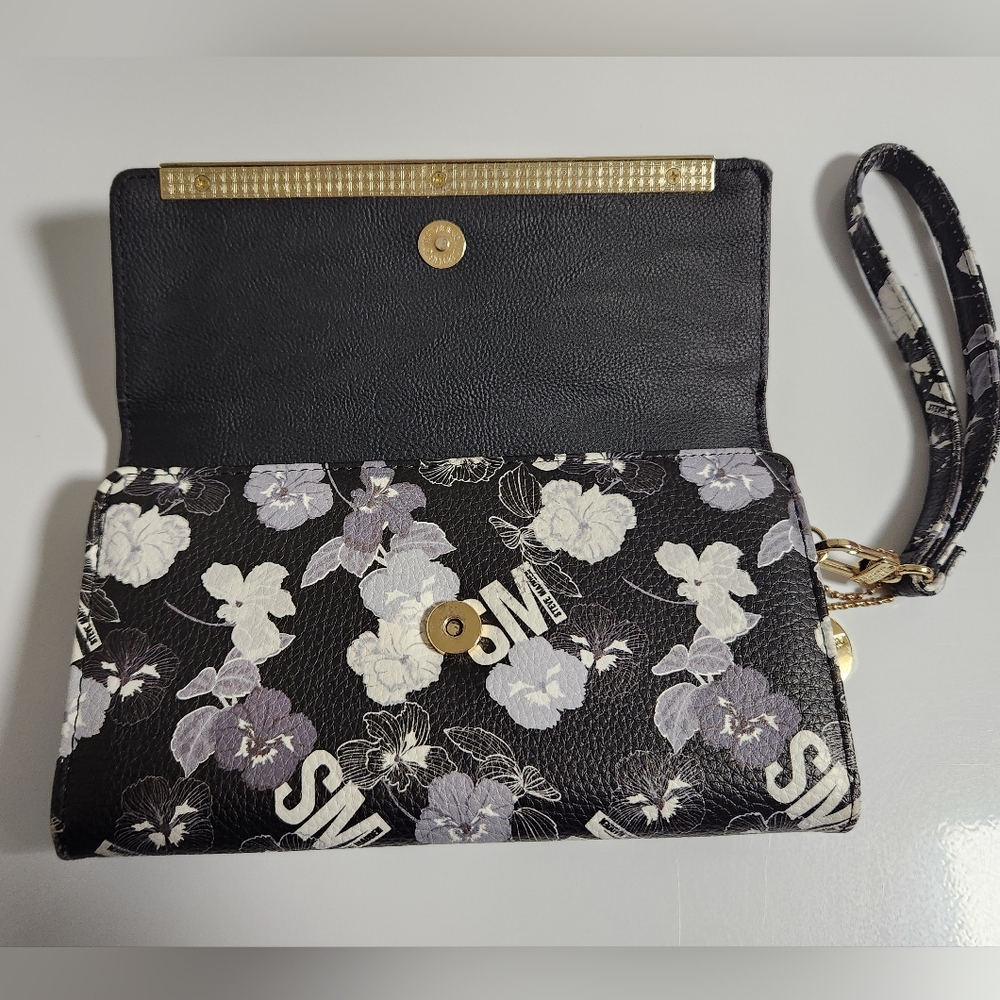 Steve Madden Black, White & Grey Flowered Wallet With Gold Hardware - Picture 4 of 9